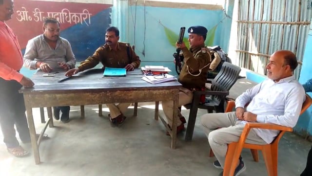 रौतारा थाना प्रांगण में लाइसेंसी शास्त्रों का भौतिक सत्यापन व शस्त्र का निरीक्षण किया गया 