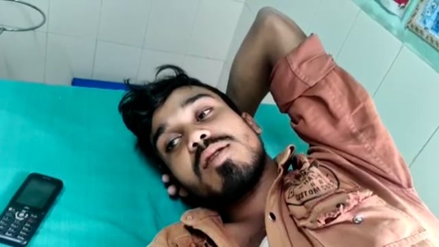 रफीगंज में खड़ी टैंपू में बाइक ने मारी टक्कर तीन घायल दो की हालत नाजुक।