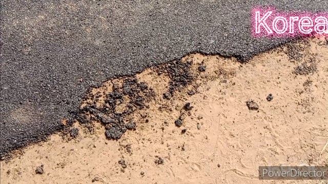 कलेक्टर के आदेश के बाद भी नहीं सुधरी गुणवत्ता सड़क बनाने में बरती गई अनियमितता