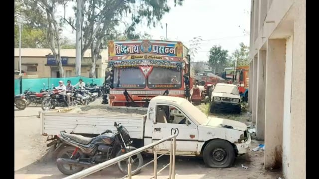 अनधिकृत गौण खनिज कारवाईमध्ये जप्त करण्यात आलेल्या वाहनांचा आटपाडी मध्ये जाहीर लिलाव होणार

