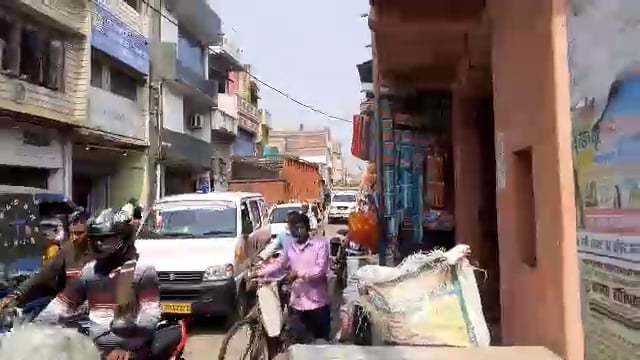 सड़क जाम की समस्या से ग्रामीण परेशान,पहल करने की मांग उठाई