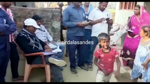 राजा बीघा गांव में बिजली विभाग के कर्मियों ने चलाया बकाया राशि वसूली अभियान