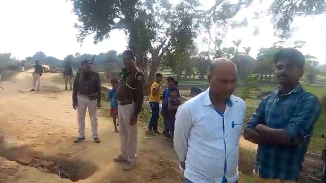 उरकुसिया पुल के समीप से पुलिस ने शराब कारोबारी को 5 लीटर देसी शराब के साथ किया गिरफ्तार,  बाइक जब्त