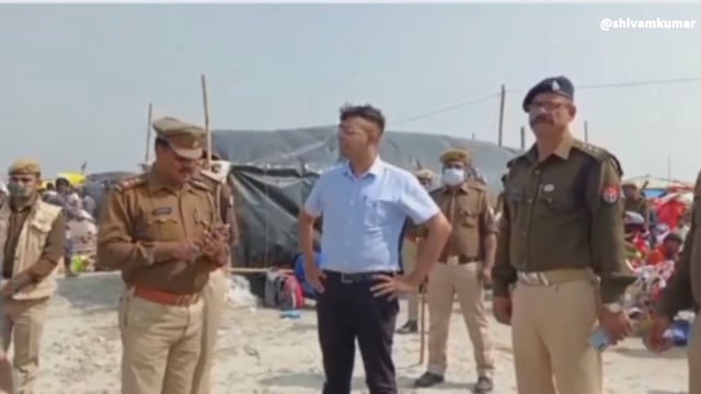 कासगंज: महाशिवरात्रि पर्व पर कांवड़ यात्रियों की सुरक्षा व्यवस्था को लेकर एसपी ने लहरा गंगा घाट का किया निरीक्षण