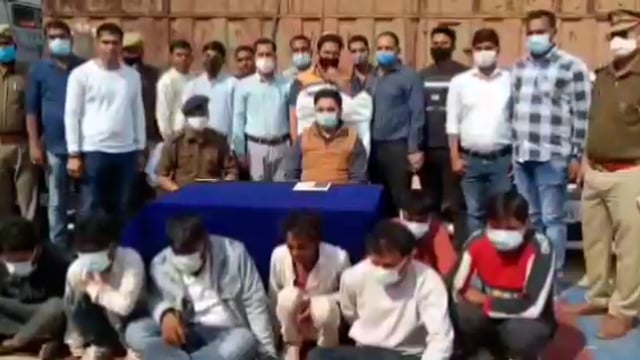 जालौन,उरई:-डकोर पुलिस एसओजी सर्विलांस टीम ने 37 लाख रुपए की लूट को अंजाम देने वाले 9 आरोपियों को किया गिरफ्तार