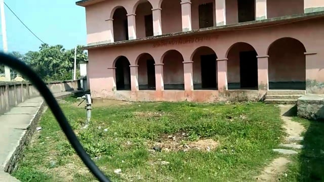 ग्रामीणों ने किया हंगामा बच्चों ने किया बवाल बोला आज हम अपना हक लेकर के रहेंगे मामला सिकंदरा प्रखंड का है 