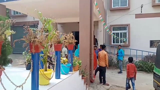 चोरी करते हुए दो नाबालिग को ग्रामीणों ने किया पुलिस के हवाले l