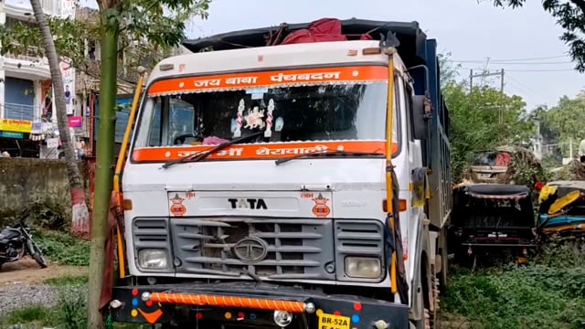 परीक्षा देने जा रहें बाइक सवार दो अभ्यर्थी जख्मी