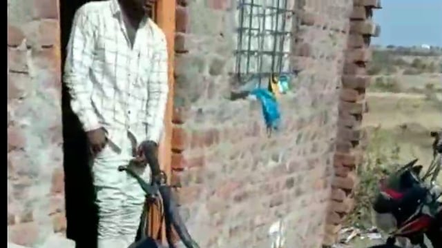 शेतकऱ्यांनीच पोलिसाची भूमिका बजावत मोटर चोरणारे चोर पकडून केले पोलिसांच्या स्वाधीन दिघंची येथील प्रकार
