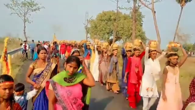 हरनौत कल्याणविगहा गांव में अखंड कीर्तन के लिए 151 कुमारी कन्याओं ने निकाला भव्य कलश शोभायात्रा