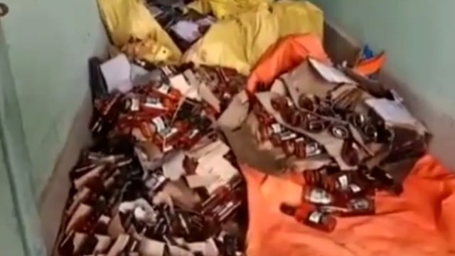 सीतामढ़ी की पुलिस ने 580 लीटर शराब को जब्त किया।