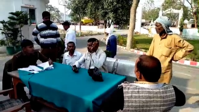 तरबगंज ग्राम पंचायत नारायनपुर निवासी व्यक्ति ने थाने पर तहरीर देकर भाई पर आबादी की जमीन कब्जा करने का लगाया आरोप