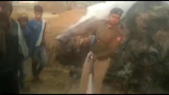 सलेमपुर गांव के बरौनियां बिगहा गांव में अगलगी,मुआवजे की मांग