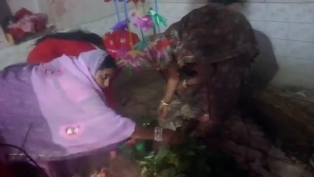 महाशिवरात्रि को लेकर पूजा अर्चना को देखी जा रही भीड़।