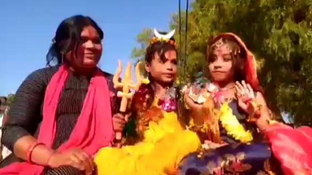 जालौन,महाशिवरात्रि के अवसर पर सामी गांव में निकाली गई शिव बारात ग्रामीणों ने किया बारातियों का जोरदार स्वागत