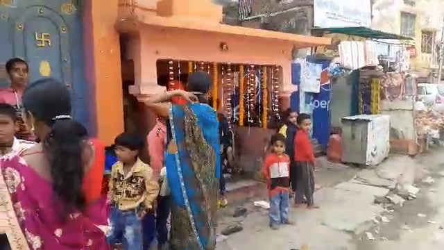 प्रखण्ड के शिवमंदिरों में धूम-धाम से आयोजित की गई महाशिवरात्रि की पूजा