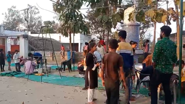 लखीमपुर-खीरी : जिले की बिजुआ ब्लॉक में स्थित टेढ़ेश्वर नाथ मंदिर पर हुआ महाशिवरात्रि पर विशाल भंडारा