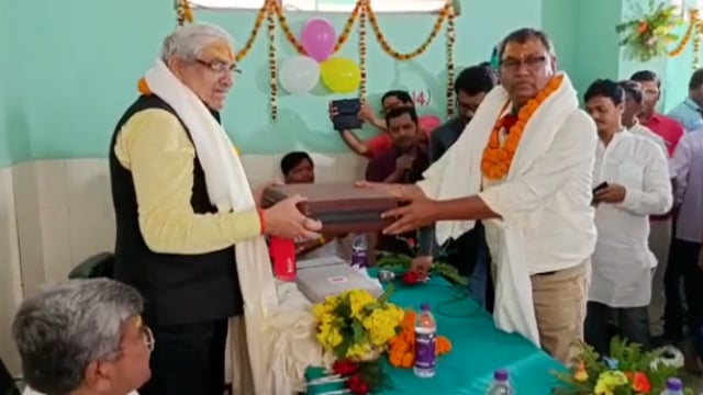 रफीगंज चिकित्सा पदाधिकारी डॉ ललित कुमार सिंह का विदाई सह सम्मान समारोह का किया गया आयोजन।