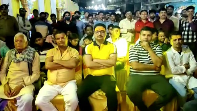 रफीगंज में जय महाकाल ग्रुप द्वारा पूजन के बाद की गई प्रतिमा का अनावरण।