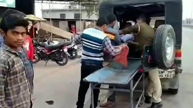 नारीबारी कस्बे के पास बाइक चलाते वक्त चक्कर आकर गिरने से बाइक चालक हुआ गंभीर रूप से घायल