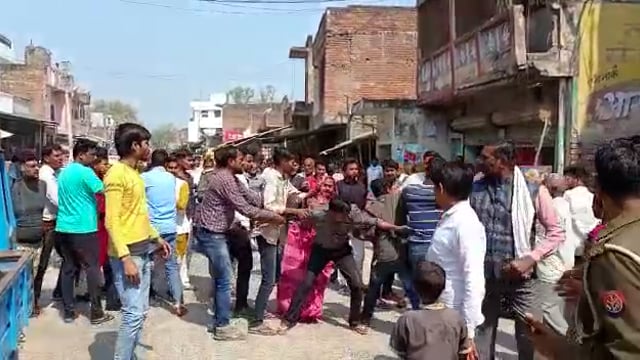 महेशगंज थाना क्षेत्र हीरागंज बाजार में दो पक्षों में मारपीट, पुलिस बनी रही दर्शक, वीडियो वायरल पर पुलिस ने दिखायी तेजी