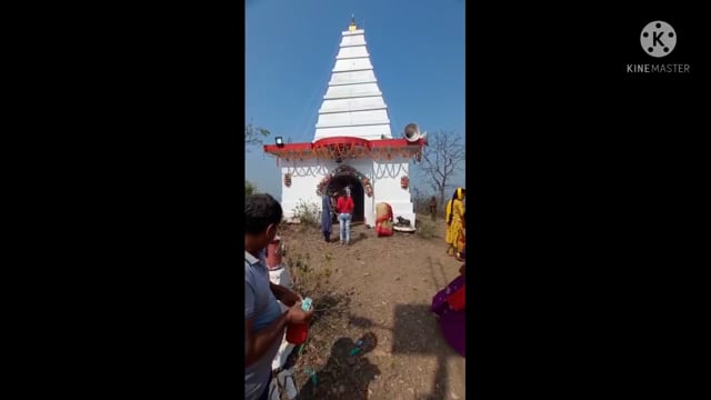 फुल्लीडुमर कुश्मेश्वर नाथ शिव मंदिर सहित प्रखंड क्षेत्र के सभी शिवालयों में बुधवार को जल चढ़ाने उमड़ी भक्तों की भीड़