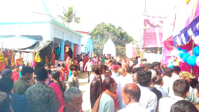 हसनगंज के भारीडीह मंदिर पहुंच श्रद्धालु भोलेनाथ को जल अर्पित कर सुख समृद्धि की कामना की