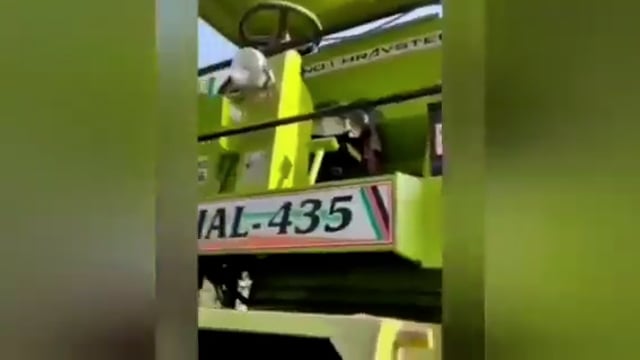 जालौन,उरई:-हादसा:हार्वेस्टर- बाइक की भिड़ंत में दो जख्मी