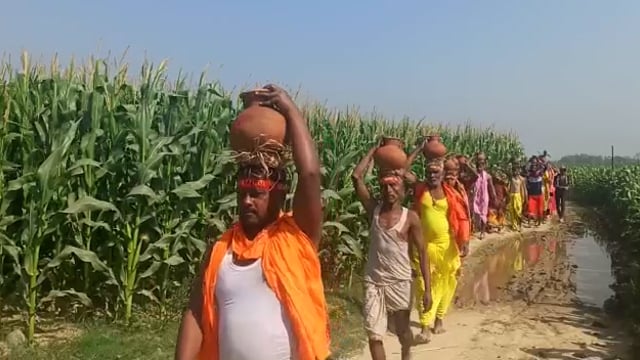 बिथान में 108 कलश के साथ, निकाली गई भव्य शोभायात्रा