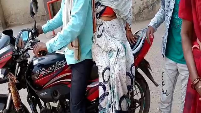 हिलसा शहर के इलाहाबाद बैंक के समीप मारुति के चपेट में आने से महिला हुई जख्मी