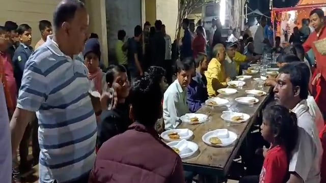 हिलसा थाना परिषर में भव्य भंडारा का किया गया आयोजन,श्रद्धालुओं ने की प्रसाद ग्रहण