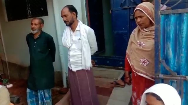 यूक्रेन से कुर्मा गांव लौटे मेडिकल छात्र से मिले धोरैया बीडीओ, जाना कुशल क्षेम