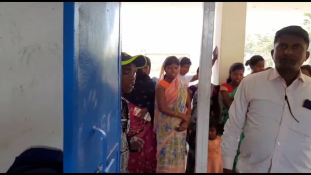 सिरदला के नक्सल प्रभावित गांव मोहनिया में 19 लोगों को लगाया गया कोविड-19 का टीका