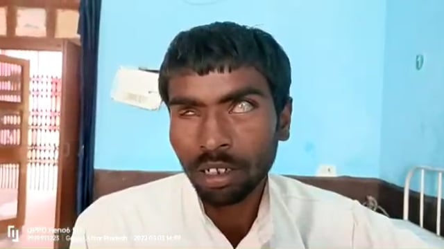 तरबगंज गोंडा नेत्रहीन युवक ने जिंदा समाधि लेने की जताई सूचना पर पहुंची पुलिस ने भिजवाया अस्पताल