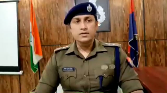 गोंडा गर्लफ्रेंड की मांगे पूरी करने वाले पांच युवक गिरफ्तार