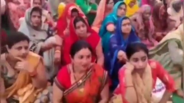 जालौन:-पंचम दिवस गोवर्धन लीला के साथ-साथ श्रीकृष्ण की बाल लीलाओं का सुंदर कथा सुन झूमे श्रोता