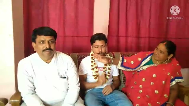 मिशन गंगा के तहत यूक्रेन से घर लौटा शेखपुरा का लाल, माँ-बाप ने नम आंखों से किया बेटे का स्वागत।