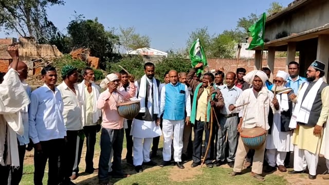 गावां : झामुमो कार्यकर्ताओं ने स्थापना दिवस कार्यक्रम में लिया भाग