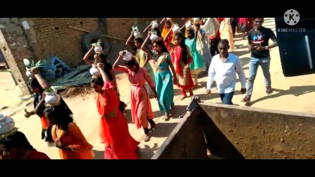 फु0 प्रखंड के सुराहा शिव मंदिर में  प्रज्ञा पुराण कथा एवं नौ कुंडीय गायत्रीयज्ञ को लेकर निकाली गई भव्य कलश शोभायात्रा