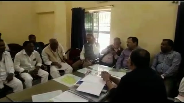 बीडीओ ने सिरदला प्रखंड कार्यालय में  पदाधिकारियों व प्रतिनिधियों के साथ की बैठक