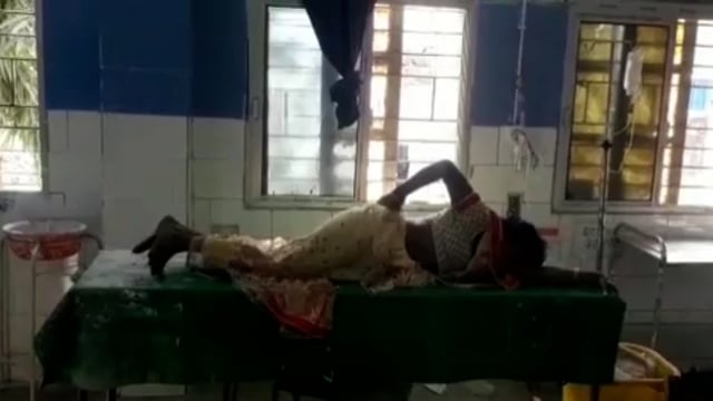 बारुण के प्रीतमपुर के समीप अज्ञात वाहन की चपेट में आने से बाइक सवार युवक की हुई मौत, दो घायल