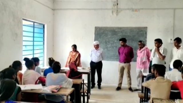 रफीगंज BDO ने चेंव में नए पंचायत भवन निर्माण को लेकर किया भुमि निरीक्षण तथा बैठक।