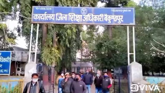 जिला शिक्षा अधिकारी कोरिया ने बताया 15 मार्च तक शासकीय स्कूलों में लग जाएंगे पंखे