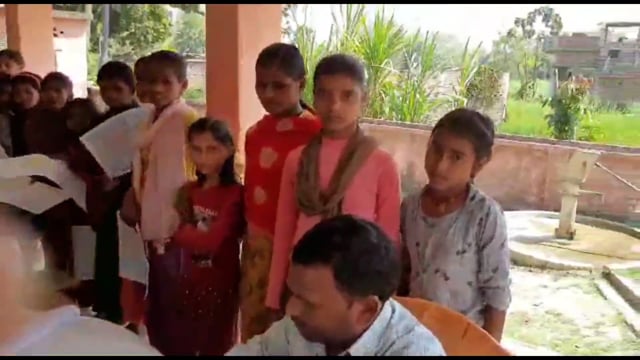 भोला कुरहा के मध्य विद्यालय में 50 बच्चों के स्वास्थ्य का किया गया जांच,2 बच्चे मिले विकलांग