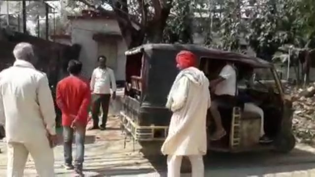 दाउदनगर के अनुसार गांव में शौच करने गए युवक की तलाब में पैर फिसल कर हुई मौत परिजनों का रो रोकर हुआ बुरा हाल