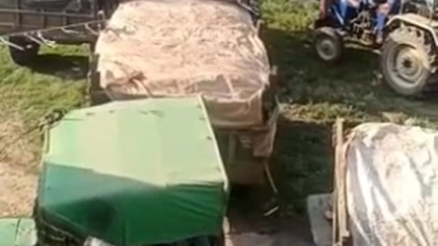 ओवरलोड बालू लदे 10 ट्रैक्टर को चेवाड़ा थाना पुलिस ने किया जप्त।