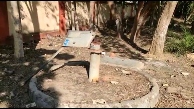 आदर्श इंटर स्कूल सिरदला में कई दिनों से चापाकल है खराब, पेयजल की हो रही समस्या