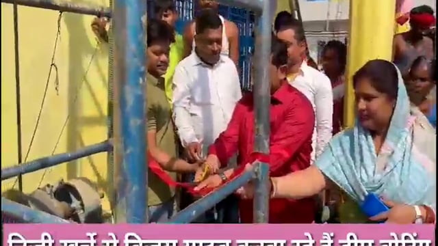 निजी खर्चे से बोरिंग करवा गरीबों के प्यास बुझाते समाजसेवी विजय यादव