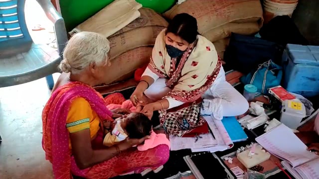 आंगनबाड़ी केंद्रों पर किया गया मासिक टीकाकरण का आयोजन, दी गई आवश्यक जानकारी