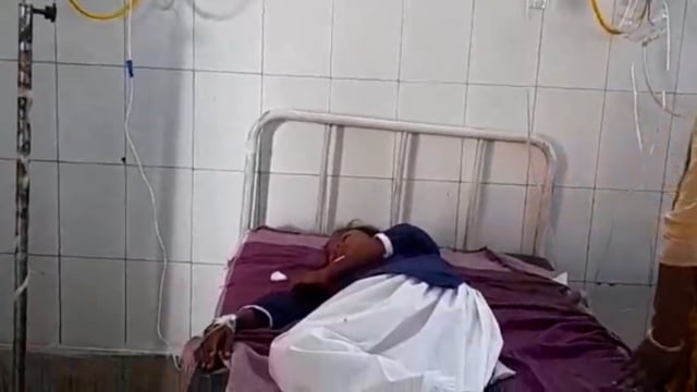 शेखपुरा के अंबेडकर छात्रावास में एक छात्रा बेहोश होकर अपने क्लास के रूम में गिरी अस्पताल में कराया गया भर्ती।